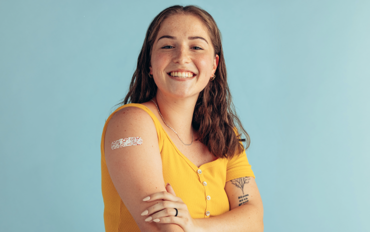 Female student gets MenB vaccine